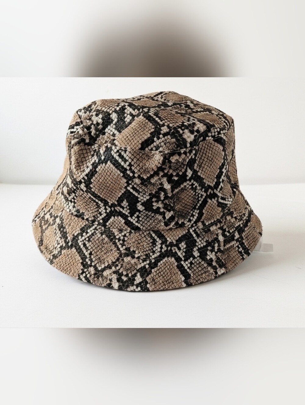 Python-Print Tan & Black Bucket Hat - Women's Fashion Accessory